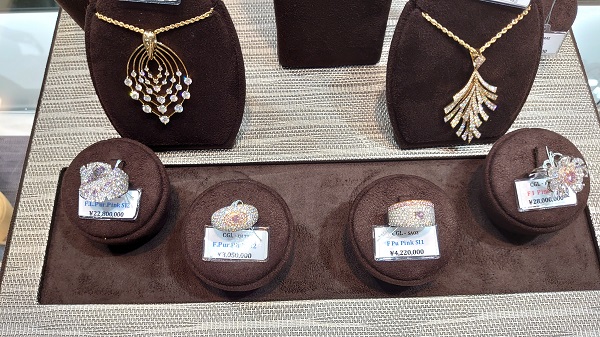 Foto - Bu yüzüğün fiyatı dudak uçuklattı