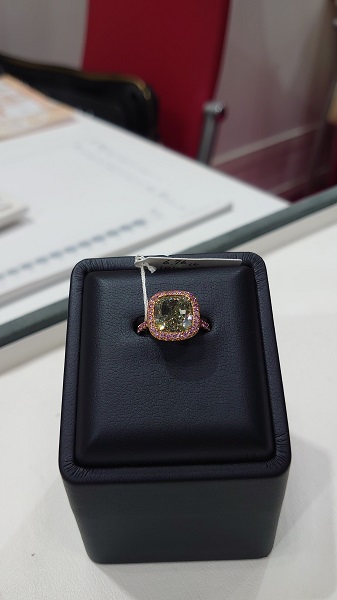 Foto - Bu yüzüğün fiyatı dudak uçuklattı