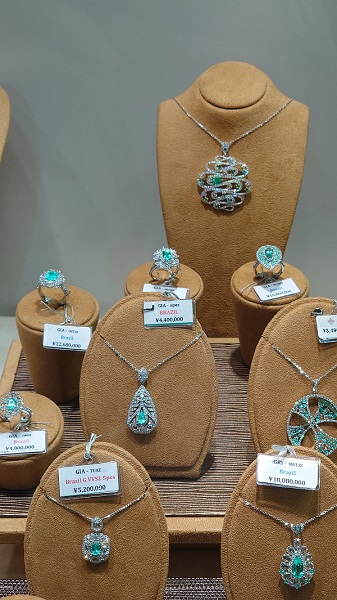 Foto - Bu yüzüğün fiyatı dudak uçuklattı