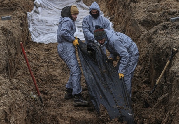 Foto - Buça’da açılan ikinci toplu mezardan 8 sivilin cesedi çıkarıldı