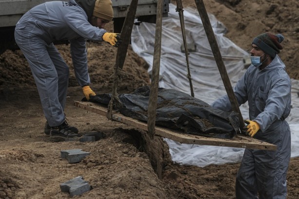 Foto - Buça’da açılan ikinci toplu mezardan 8 sivilin cesedi çıkarıldı