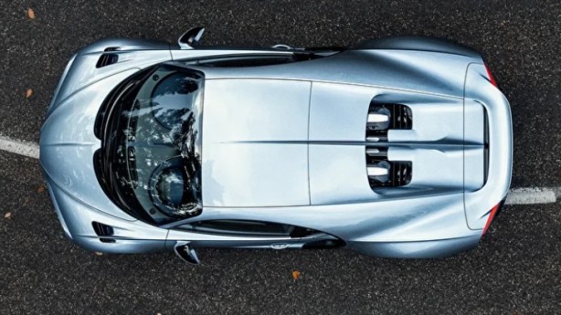 Bugatti sınırları zorluyor! Uçakla yarışacak!