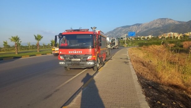 Foto - Buğday tarlaları tek tek yakılıyor! Koca arazi kül oldu