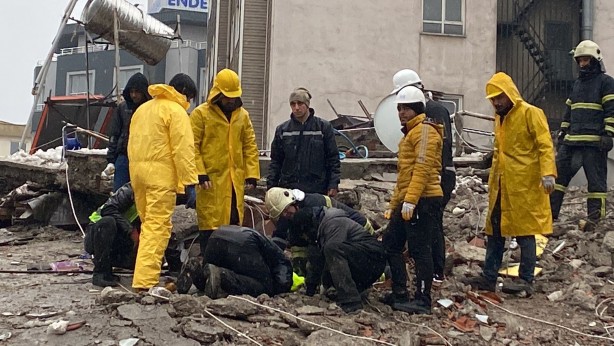 Foto - Buğra Kavuncu 'maalesef' diyerek duyurdu! İYİ Partili isim depremde hayatını kaybetti