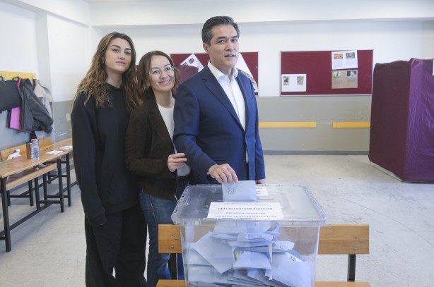 Foto - Buğra Kavuncu’nun oy kullandığı sandıktan kendisine çıkan oy… Şaka gibi olay