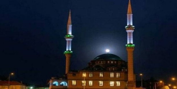 Foto - Bugün sahur kaçta? İftara ne kadar var, iftar saati! İlk sahur saat kaçta? 2022 ilk iftar saati kaç? Diyanet 2022 Ramazan imsakiyesi…