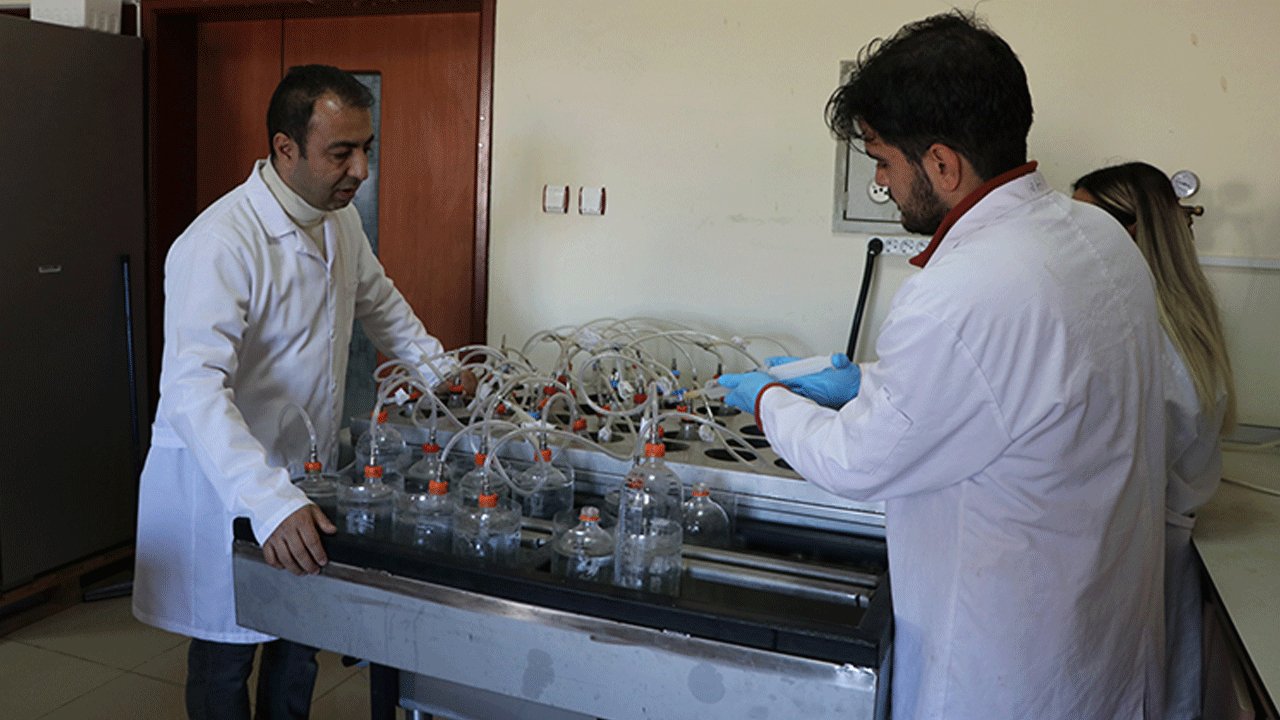 Foto - Bugüne kadar 3 bin 500 liraya ithal ediliyordu! Türk bilim adamları pet şişelerden öyle bir şey yaptı ki...