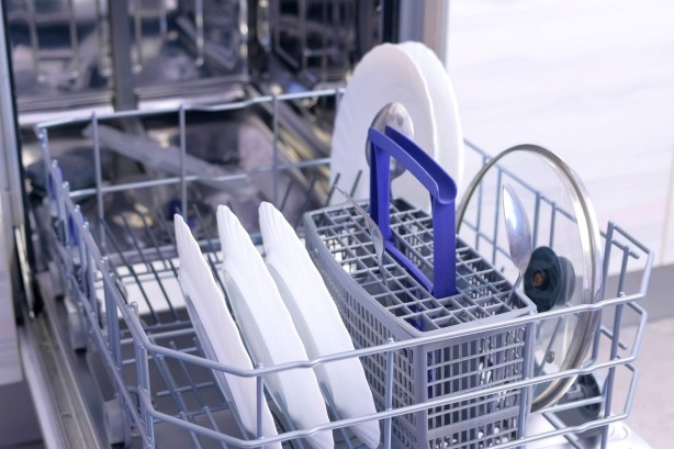 Foto - Bulaşık makineniz kötü yıkıyorsa mutlaka bunu deneyin! Mucizevi bir şey! Bu yöntemle, 40 yıllık makineler bile bulaşıkları ayna gibi parlatacak