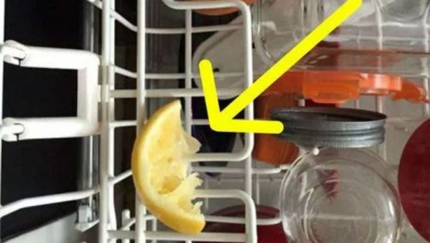 Bulaşık makinesinin içine limon koyarsanız ne olur? Mükemmel sonuç