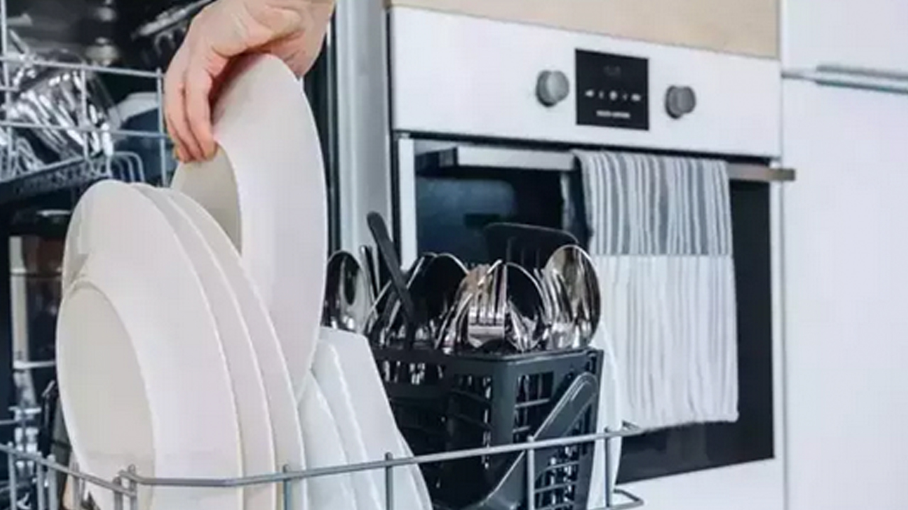Foto - Bulaşık makinesinin ömrünü kısaltıyor! Herkes bu hatayı yapıyor: Bu yanlıştan dönün!