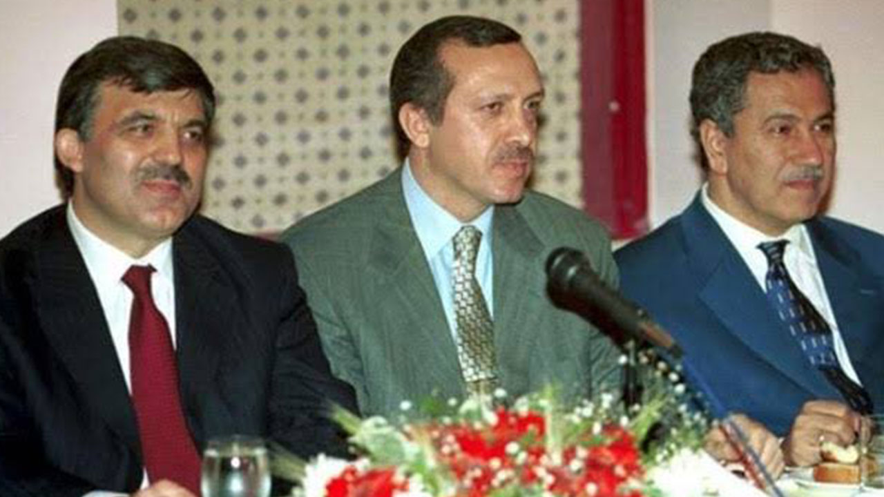 Foto - Bülent Arınç 'buna hayret edenler var' diyerek AK Parti ile ilgili son kararını duyurdu