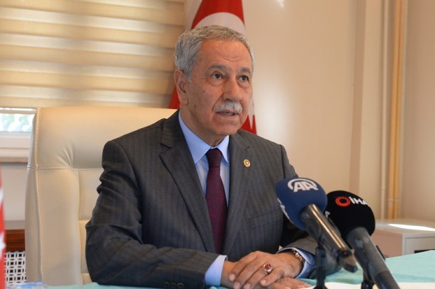 Foto - Bülent Arınç'a olay sözler: Etrafında bu kadar FETÖ'cü olan biri ulusal güvenlik sorunu değil mi?