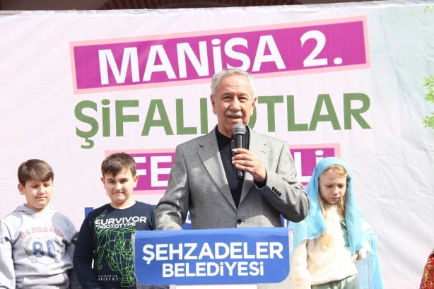 Foto - Bülent Arınç'tan tüm Türkiye'yi ilgilendiren hamle! Bakan beyle görüşüp isminin değiştirilmesini isteyeceğim