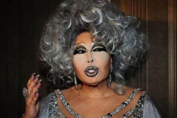 Foto - Bülent Ersoy’dan büyük rezillik! Sende hiç mi utanma yok be! Resmen mide bulandırdı 