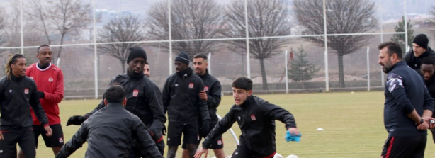 Bülent Uygun Perşembe günü ile ilgili müthiş haberi verdi! Delikanlı hakem istiyoruz! Yer yerinden oynayacak gibi...