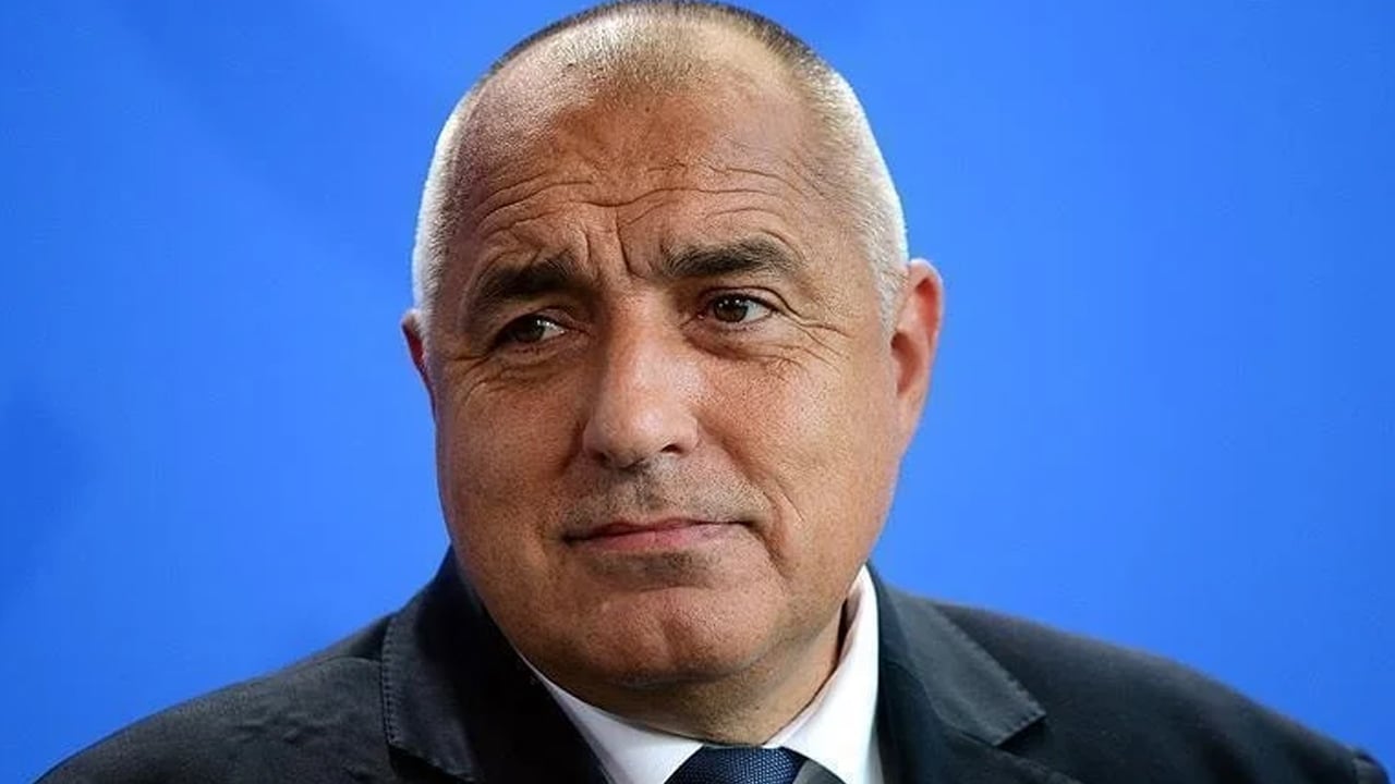 Hükümete istifa protestoları yapıldı...Bulgaristan Başbakanı istifa etti: Komsuda hükümet kararı açıkladı