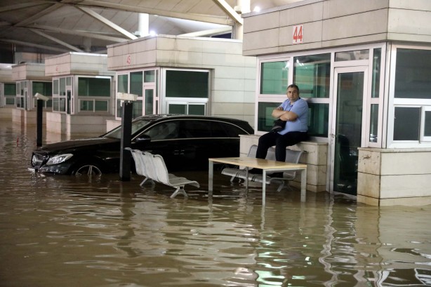 Foto - Bulgaristan-Edirne sınırında sel! Yollar kapandı araçlar mahsur kaldı