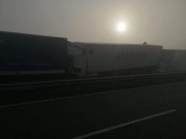 Foto - Bulgaristan'da 22 tır birbirine girdi