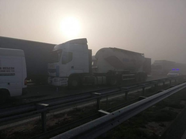 Foto - Bulgaristan'da 22 tır birbirine girdi