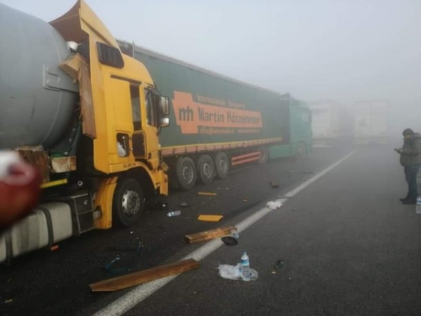 Foto - Bulgaristan'da 22 tır birbirine girdi