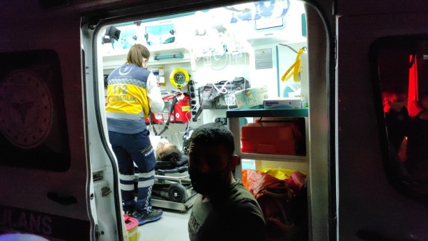 Foto - Bunalıma giren anne iki çocuğu ile intihara kalkıştı!