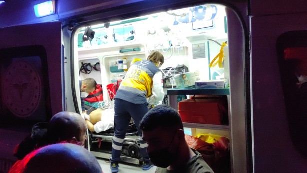 Foto - Bunalıma giren anne iki çocuğu ile intihara kalkıştı!