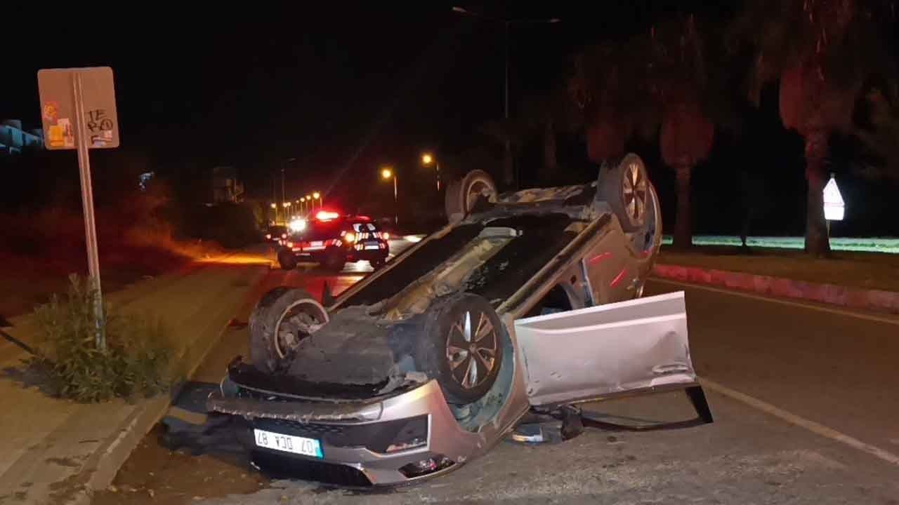 Foto - Bundan sonrası için ders olsun: Alkollü sürücü direkten döndü