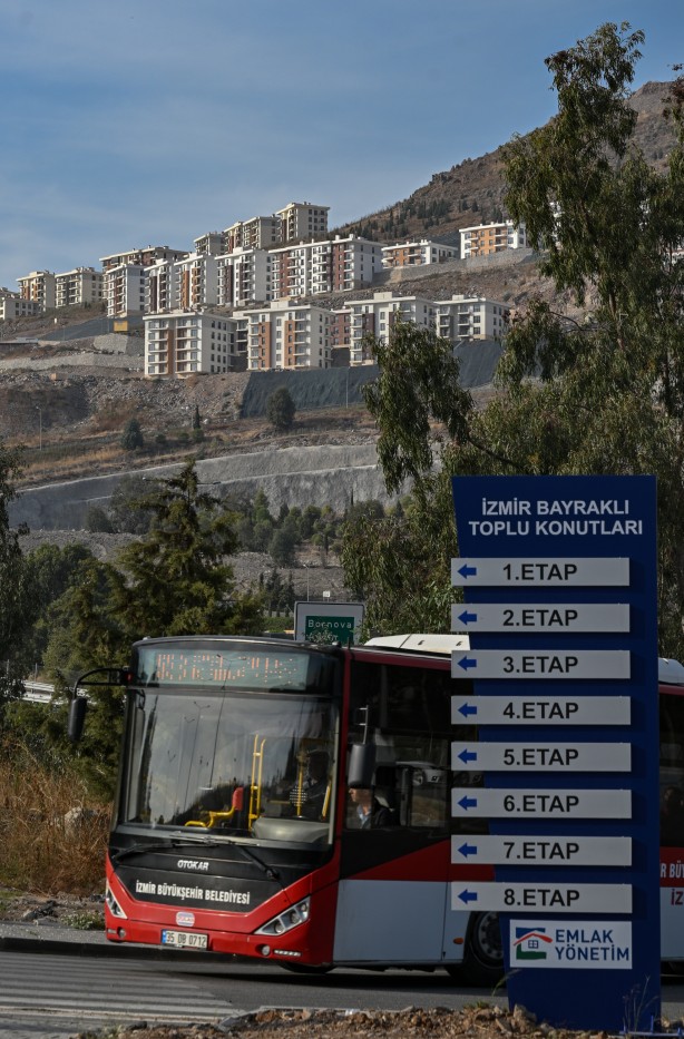 Bundan tam 3 yıl önce yaşanmıştı! İzmir yeniden inşa edildi! 3887 konut teslim edildi...