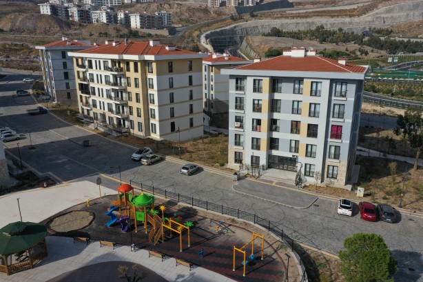 Foto - Bundan tam 3 yıl önce yaşanmıştı! İzmir yeniden inşa edildi! 3887 konut teslim edildi...