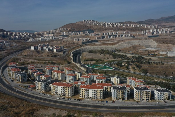 Foto - Bundan tam 3 yıl önce yaşanmıştı! İzmir yeniden inşa edildi! 3887 konut teslim edildi...