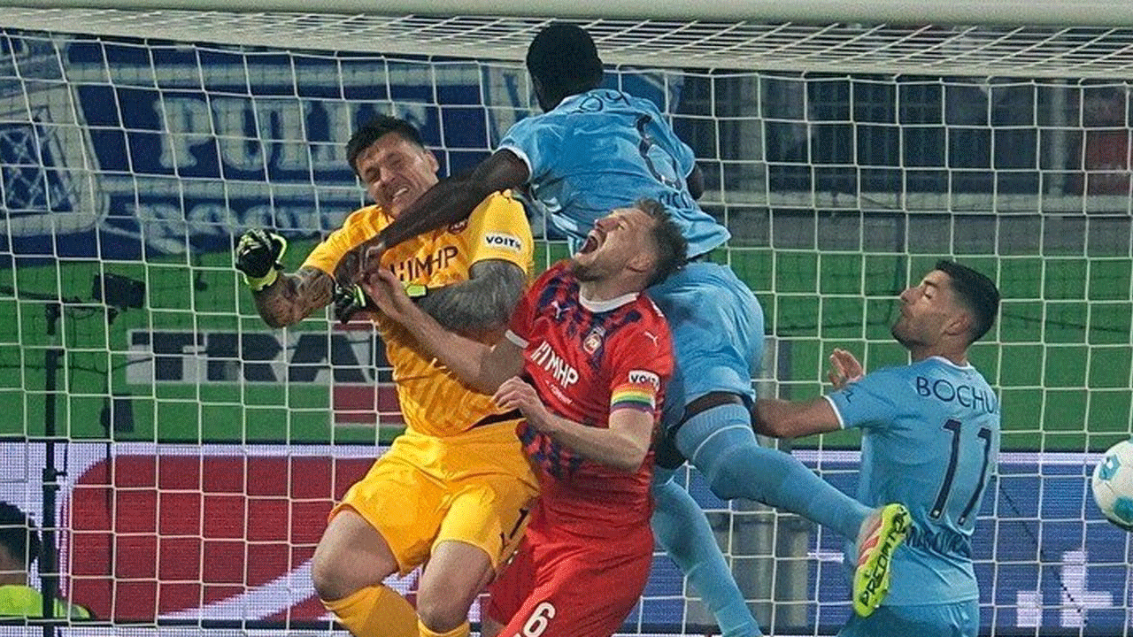 Foto - Bundesliga’da korku dolu anlar: Heidenheim kalecisi Kevin Müller hemen hastaneye kaldırıldı