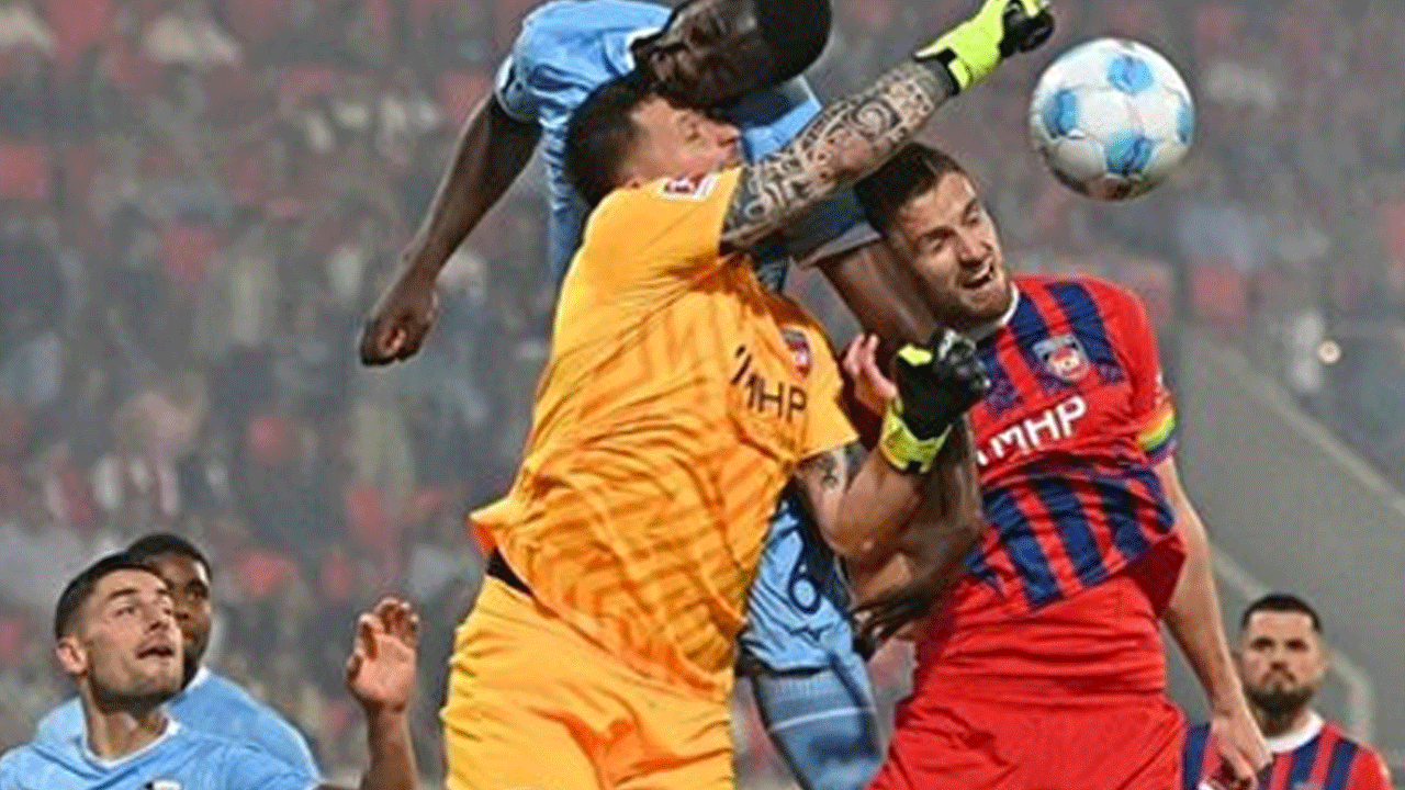 Foto - Bundesliga’da korku dolu anlar: Heidenheim kalecisi Kevin Müller hemen hastaneye kaldırıldı