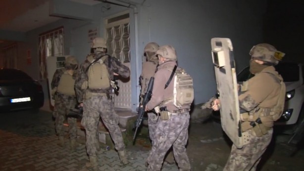 Foto - Bunlar insan olamaz! Depremde çocuklarını kaybedenleri bile dolandırmışlar