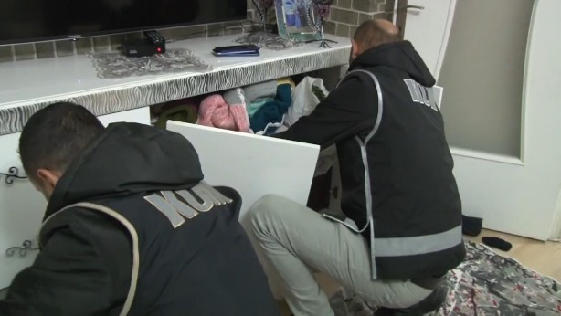 Foto - Bunlar insan olamaz! Depremde çocuklarını kaybedenleri bile dolandırmışlar