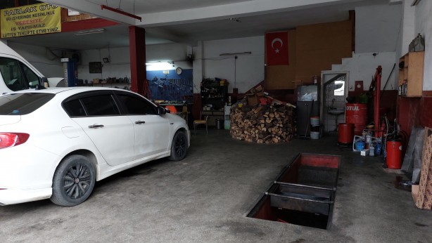 Foto - Bunlar nasıl çocuk! Oto tamircide dehşet saçtılar