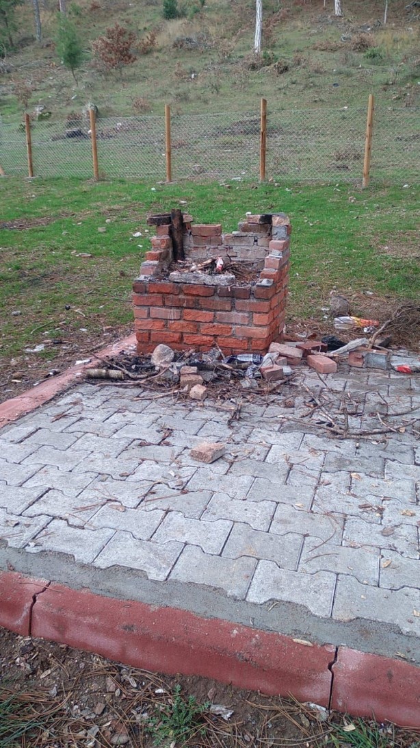 Foto - Bunlar vandal! Belediye böyle isyan etti: Sözün bittiği yer