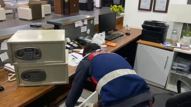 Bunlardan ne vatana ne millete hayır gelir! Jandarma enselerine çöktü