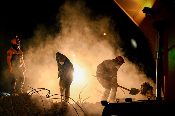 Foto - Bunları mutlaka telefonunuza indirin! Depremde hayat kurtaran uygulamalar