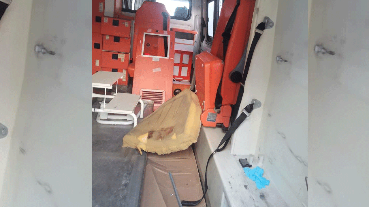 Foto - Bunları sokmayın hastanelere! Ambulansa alçak saldırı