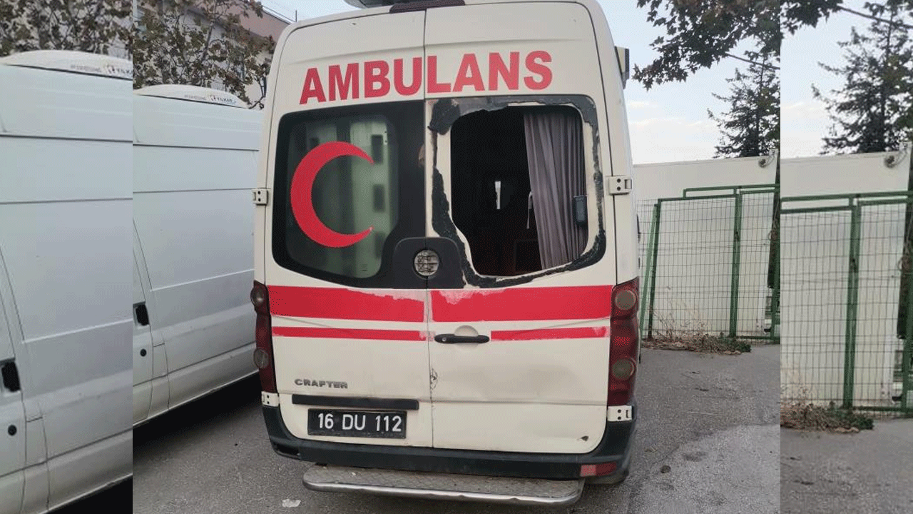 Foto - Bunları sokmayın hastanelere! Ambulansa alçak saldırı