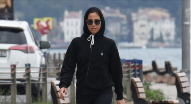 Foto - Bunların ne ayrıcalığı var? Hülya Avşar'ın kızı Zehra Çilingiroğlu tepki çekti