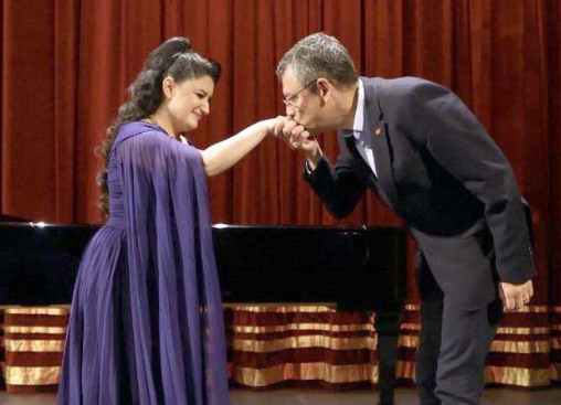 Foto - Bunu baştan düşünecektin Fatih bey… İşte Erbakan’ın en büyük hatası!..