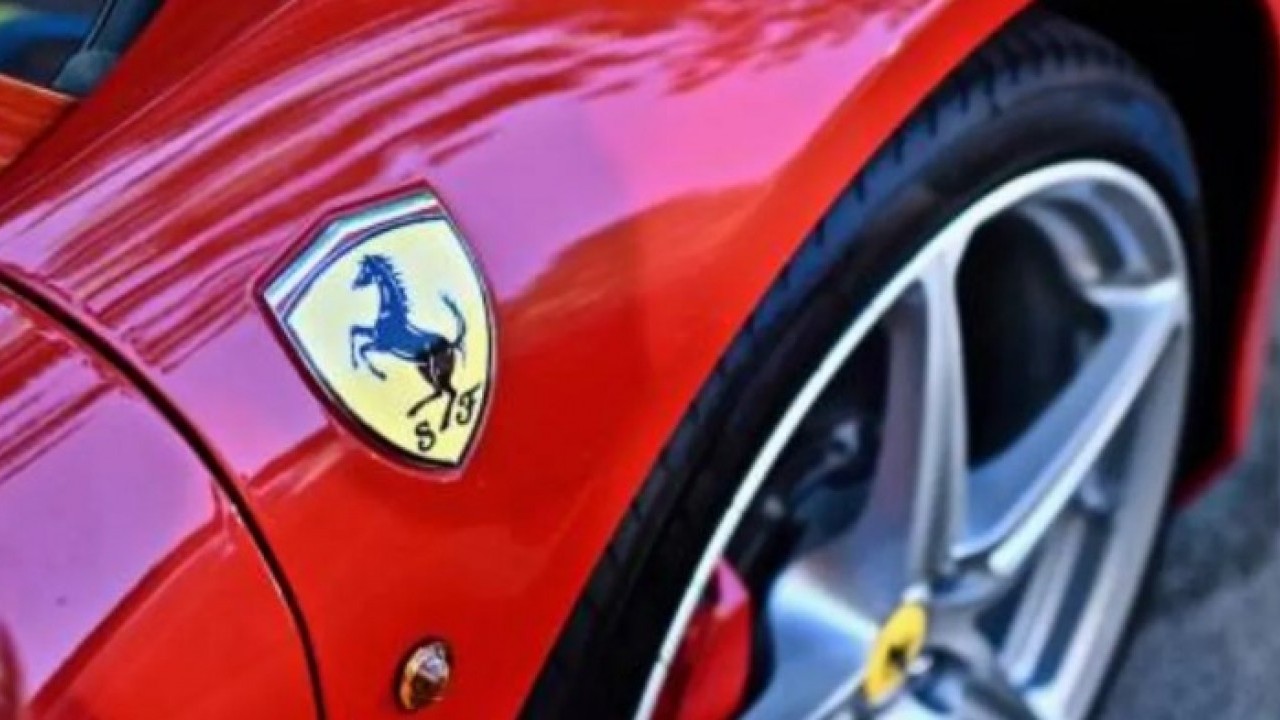 Bunu çok az kişi biliyor: Ferrari'nin ambleminin anlamı bakı neymiş!