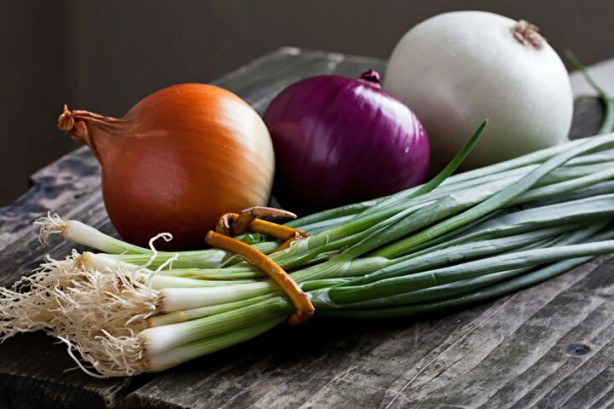 Foto - Bunu çok az kişi biliyor Soğan suyunu saçlara sürünce bakın ne oluyor