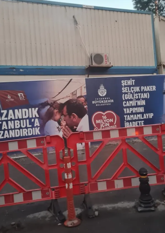 Foto - Bunu da gördük! Ekrem’in yeni reklam malzemesi Şehit 