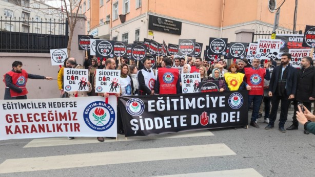 Foto - Bunu diyen öğretmen, eli öpüleceğine, veli tarafından darp edildi! Millet gerçekten kafayı yemiş