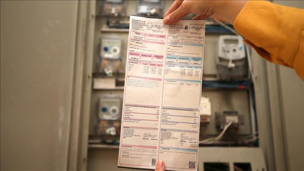 Foto - Bunu gösteren 225 TL’yi trink diye alıyor! Duyan, arkasına bakmadan PTT'ye koşuyor