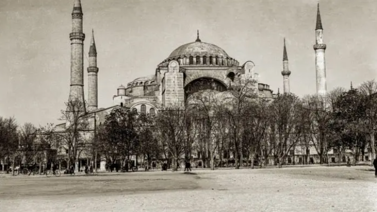 Bunu ilk defa göreceksiniz: İşte Ayasofya'nın tarihi fotoğrafları!