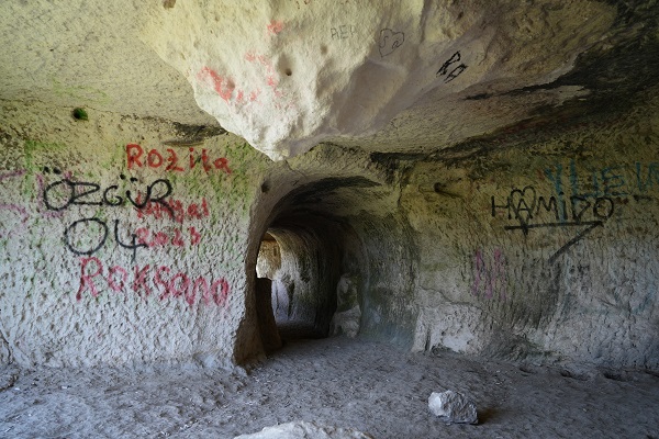 Foto - Bunu nasıl yapabildiler! Tarihi mağaraları bu hale getirdiler
