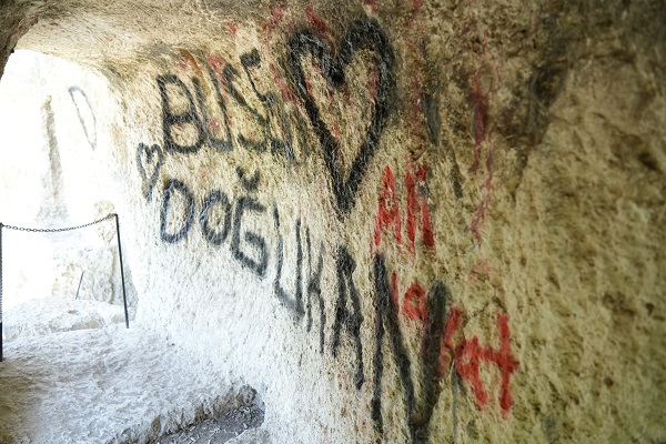 Foto - Bunu nasıl yapabildiler! Tarihi mağaraları bu hale getirdiler